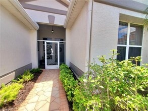 1211 Chelmsford Ct in Naples, FL - Building Photo - Building Photo