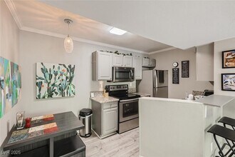 5146 S Jones Blvd, Unit 207 in Las Vegas, NV - Building Photo - Building Photo