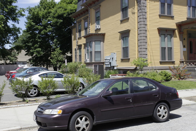 47 Parkis Ave in Providence, RI - Building Photo - Building Photo