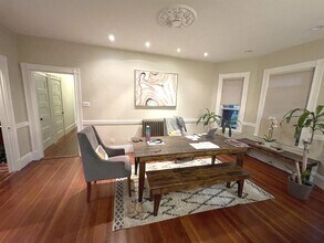 218 Harvard St, Unit 2 in Cambridge, MA - Building Photo - Building Photo