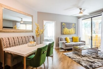 Biltmore at Camelback in Phoenix, AZ - Building Photo - Interior Photo