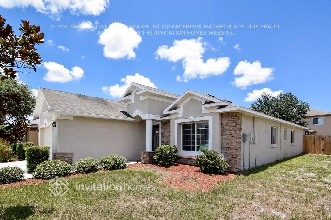 11104 Kempton Vista Dr in Riverview, FL - Building Photo