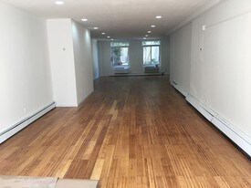 5-35 51st Ave in Long Island City, NY - Building Photo