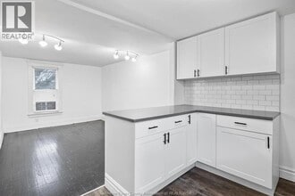 835 Moy Ave in Windsor, ON - Foto de edificio - Building Photo