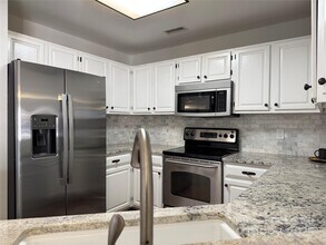 1133 Torrence Cir in Davidson, NC - Building Photo - Building Photo