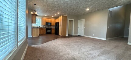 913 Pintail St in Silverton, OR - Building Photo - Building Photo