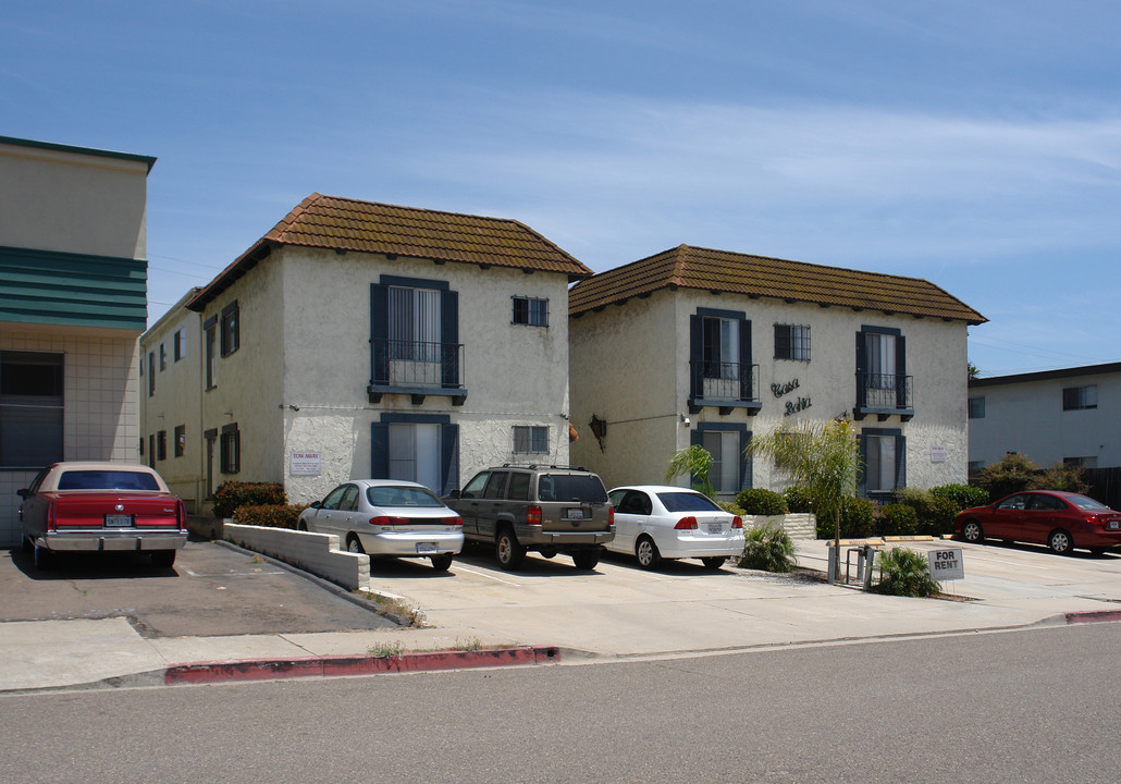 Casa Bahia in San Diego, CA - Building Photo