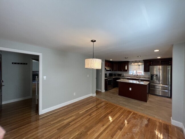 6 Perth Rd in Arlington, MA - Building Photo - Building Photo