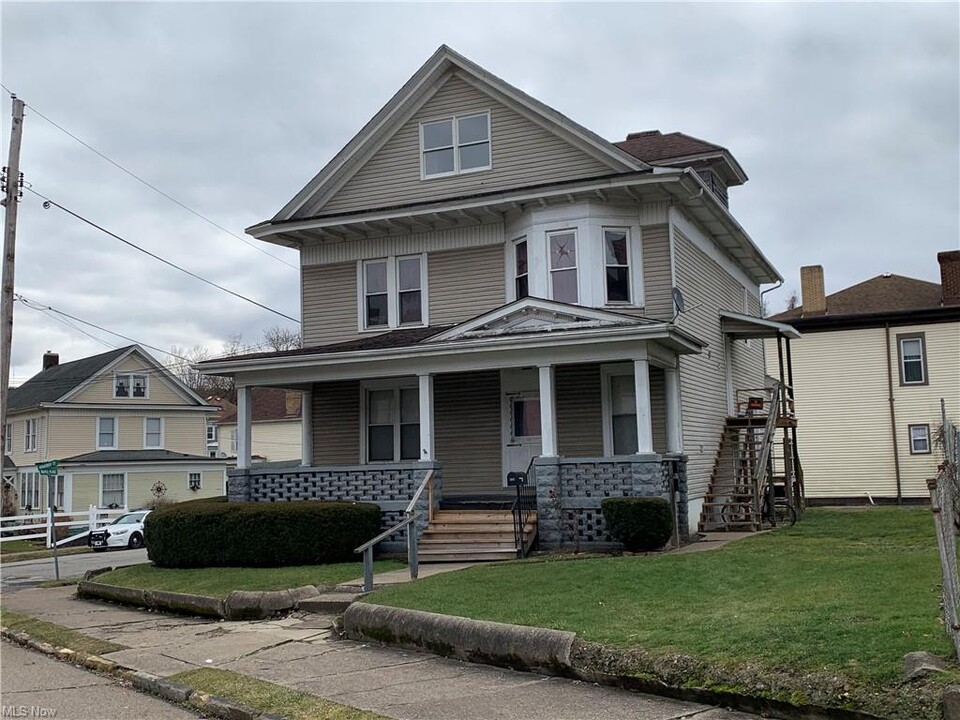 600 Broadway St, Unit 2 in Martins Ferry, OH - Building Photo