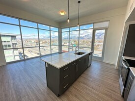 Canyon Vista Apartments in Draper, UT - Building Photo