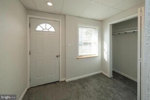 607 West Lawn Ave in West Lawn, PA - Building Photo