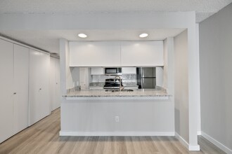 11011 Woodmeadow Pkwy in Dallas, TX - Building Photo - Building Photo