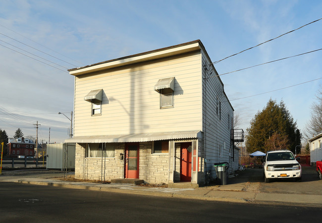 9 Viall Ave in Mechanicville, NY - Building Photo - Building Photo