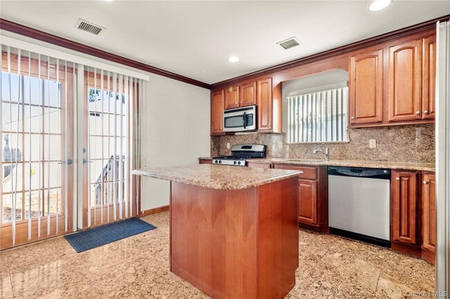 1332 Star Ave in Elmont, NY - Building Photo - Building Photo