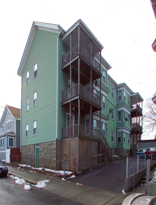 15 Division St in Fall River, MA - Building Photo