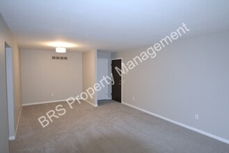 42241 Toddmark Ln in Clinton Township, MI - Building Photo - Building Photo