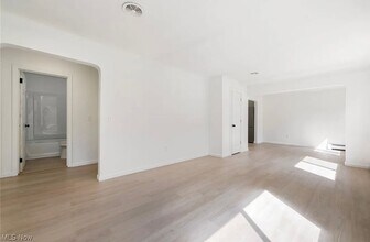 7407 Hawk Ave in Mentor, OH - Building Photo - Building Photo