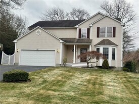 34 Marian Ave in Narragansett, RI - Building Photo