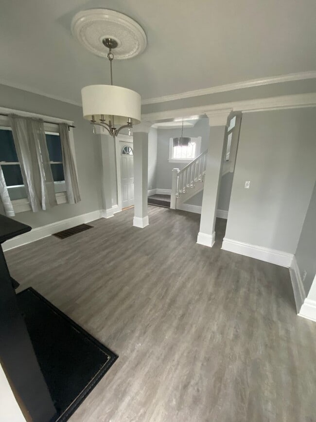 property at 1510 Indianola Ave