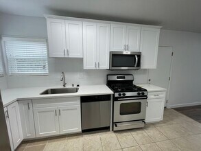 4962 S Centinela Ave in Los Angeles, CA - Building Photo - Building Photo