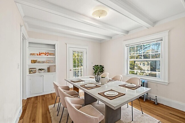 44 Irving St in Newton, MA - Building Photo - Building Photo