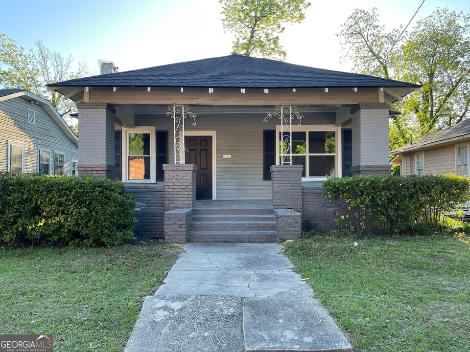 1493 Oakland Ave in Macon, GA - Building Photo