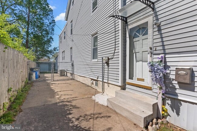 129 Blake Ave in Rockledge, PA - Building Photo - Building Photo