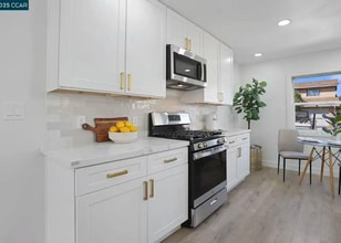 4024 39th St in Sacramento, CA - Foto de edificio - Building Photo