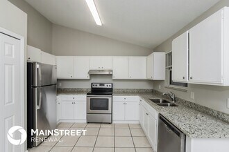 304 Emerson Dr NW in Palm Bay, FL - Building Photo - Building Photo