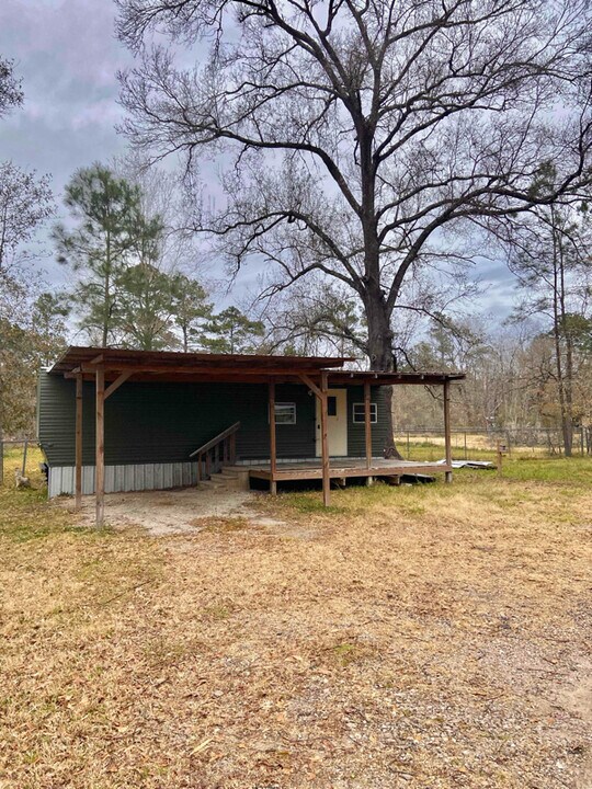 1135 Austin St in Vidor, TX - Foto de edificio