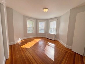 42 Hobson St, Unit #1 in Boston, MA - Building Photo - Building Photo