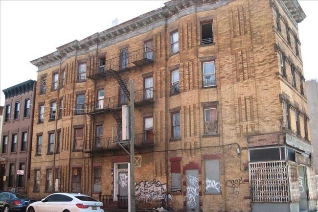 265 Malcolm X Blvd in Brooklyn, NY - Building Photo - Building Photo