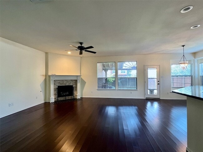 9705 Hickory St in Frisco, TX - Foto de edificio - Building Photo