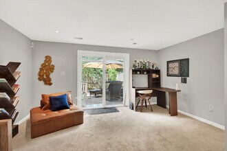 6346 Chimney Wood Ct, Unit SI ID1352700P in Alexandria, VA - Foto de edificio - Building Photo