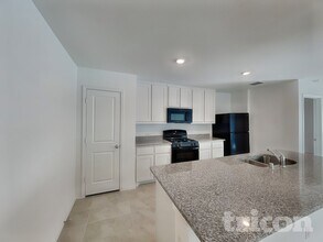 1793 Courage Crk in Crandall, TX - Foto de edificio - Building Photo