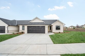 5167 N Villa Pl in Bel Aire, KS - Building Photo - Building Photo
