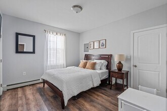 346 Admiral St in Providence, RI - Building Photo - Building Photo