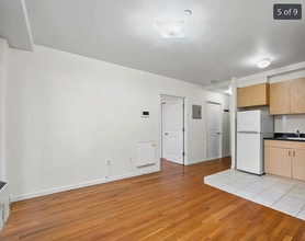 13438 35th Ave, Unit 4D in Flushing, NY - Foto de edificio - Building Photo
