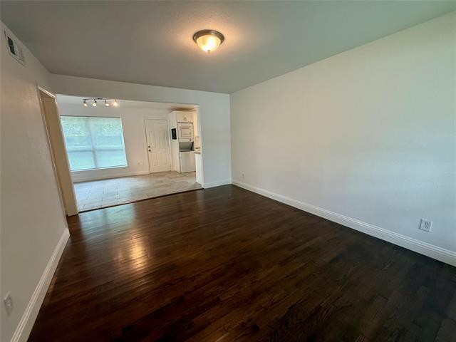 2714 Maple Dr in Garland, TX - Building Photo - Building Photo