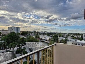 7150 Indian Creek Dr in Miami, FL - Building Photo - Building Photo