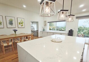 4719 Dunman Ave in Woodland Hills, CA - Building Photo - Building Photo