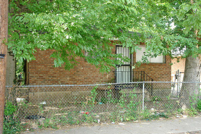 2 Claiborne St in Nashville, TN - Foto de edificio - Building Photo