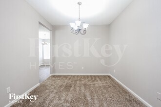 5523 Dollar Run Ln, Unit 329 in Indianapolis, IN - Building Photo - Building Photo