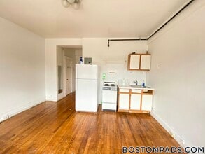 270 Huntington Ave, Unit 201 in Boston, MA - Foto de edificio - Building Photo