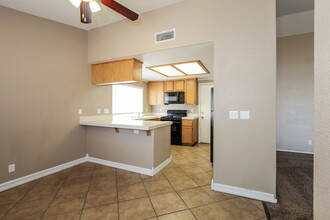 4708 Wild Oak Way in North Las Vegas, NV - Building Photo - Building Photo