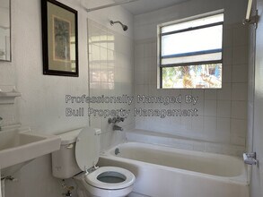 5261 Alhambra Dr in Pine Hills, FL - Building Photo - Building Photo