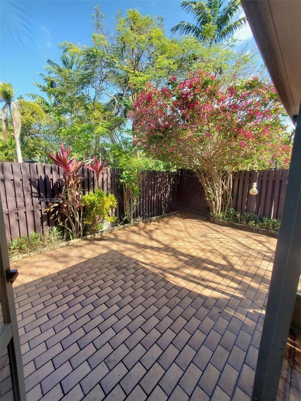 11269 SW 116th Terrace in Miami, FL - Building Photo - Building Photo