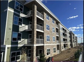 5815 S Zang St in Littleton, CO - Building Photo