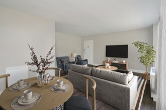 Braddock Lee in Alexandria, VA - Building Photo - Building Photo