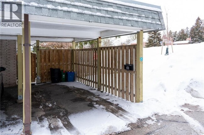 14 Williamsburg Rd in Kitchener, ON - Building Photo - Building Photo